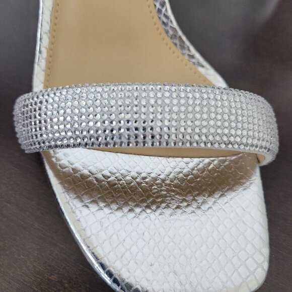 NEW Michael Kors Carrie Sandal Women's 6.5M Silver Metallic Leather Heels - Picture 5 of 13